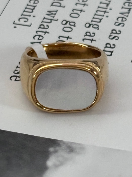 The Signet - Gold Ring