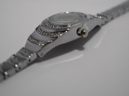 The Pearl: Bracelet watch available in silver or gold