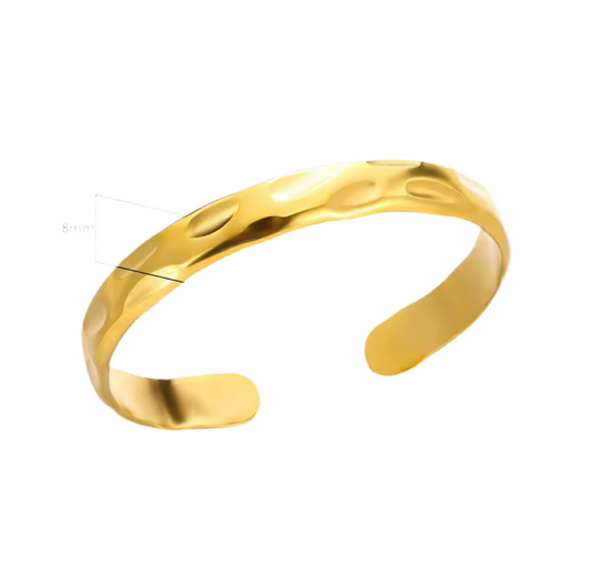 Everyday Gold Hammered Bangle