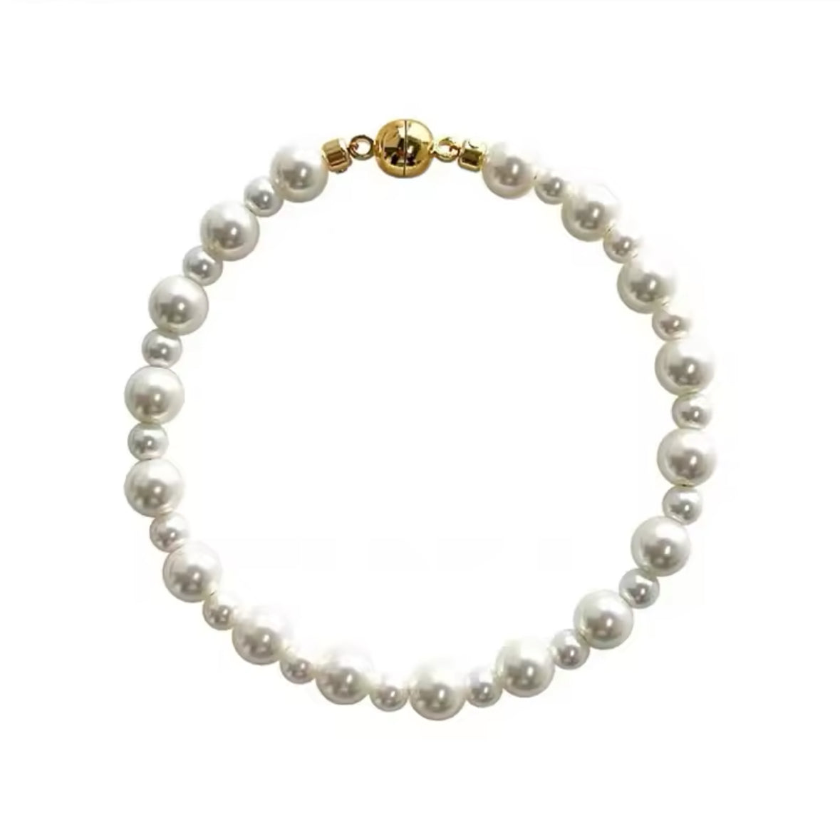 The Board Meeting: Pearl Bracelet with Gold finishings