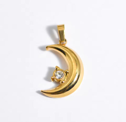 The Chic: 18k gold plated pendant with chain